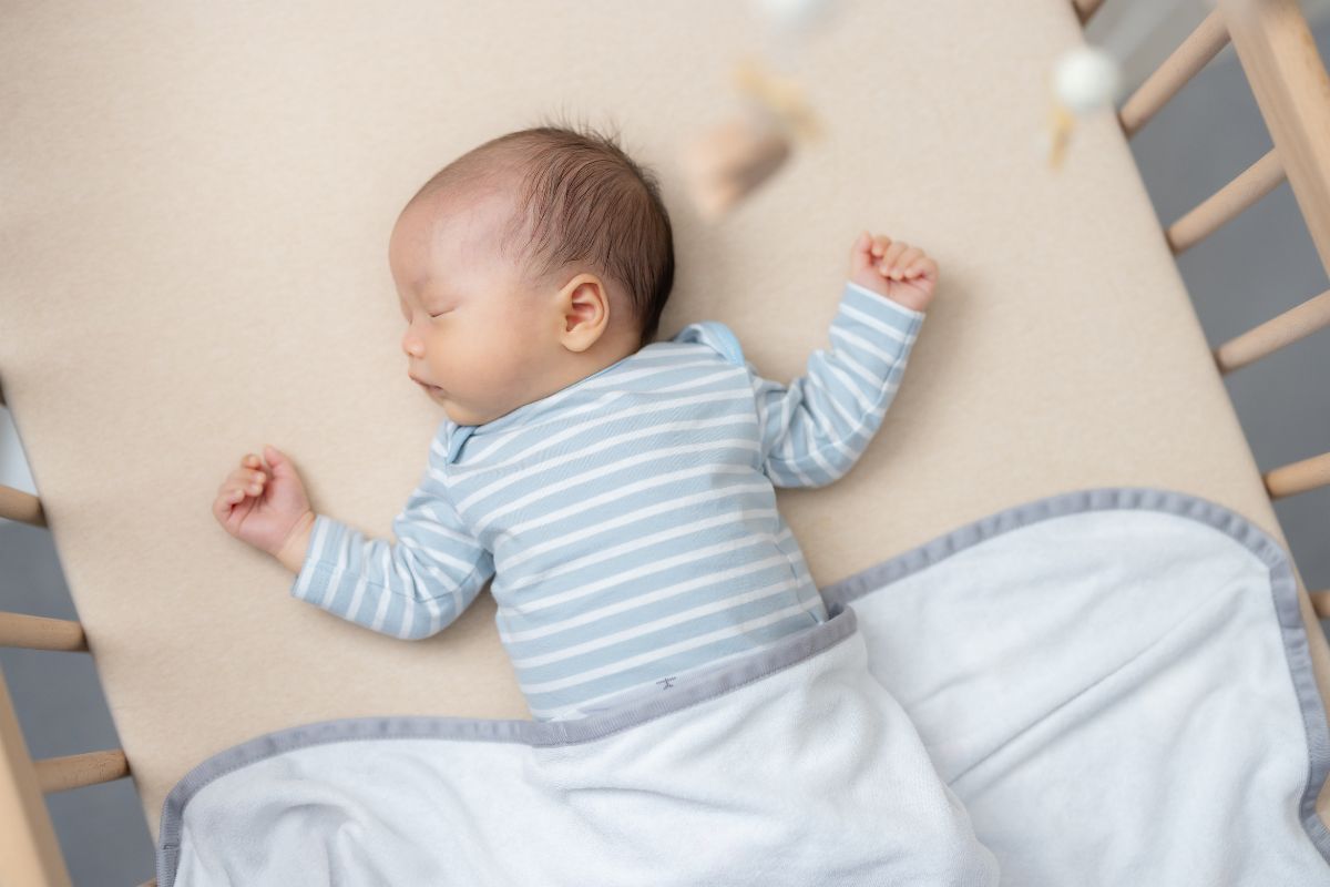 How Much Sleep Does My Baby Need at 0 - 12 Months?